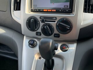 2014 Nissan NV200, серебристый, 1600000 рублей, вид 3