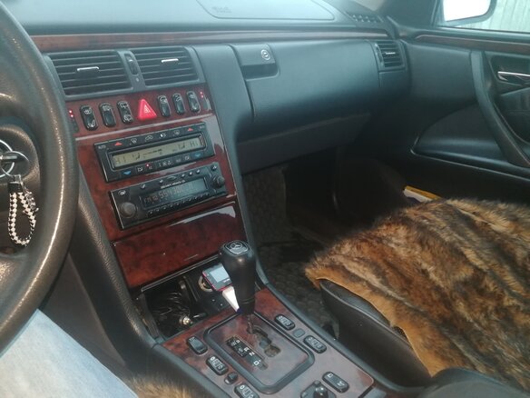 2000 Mercedes-Benz E-Класс 430 II (W210, S210) Рестайлинг, чёрный - вид 8