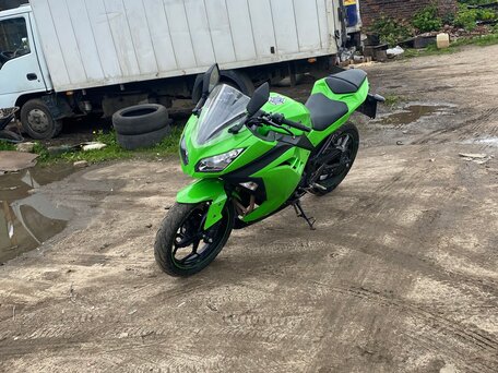 2015 Kawasaki Ninja 300, зелёный, 405000 рублей, вид 4