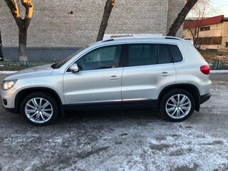 2013 Volkswagen Tiguan I Рестайлинг, серебристый, 1250000 рублей, вид 4