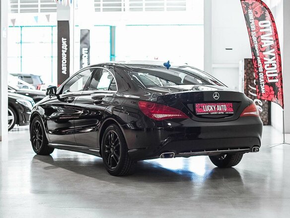 2013 Mercedes-Benz CLA 200 I (C117, X117), чёрный - вид 3