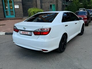 2016 Toyota Camry VII (XV50) Рестайлинг, белый, 1900000 рублей, вид 4