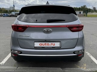 2019 Kia Sportage IV Рестайлинг, серебристый, 2000000 рублей, вид 4
