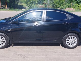 2014 Hyundai Solaris I Рестайлинг, чёрный, 685000 рублей, вид 4
