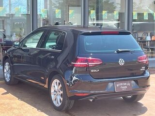 2017 Volkswagen Golf VII, чёрный, 960000 рублей, вид 5
