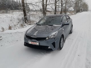 2020 Kia Rio IV, серый, 1450000 рублей, вид 2