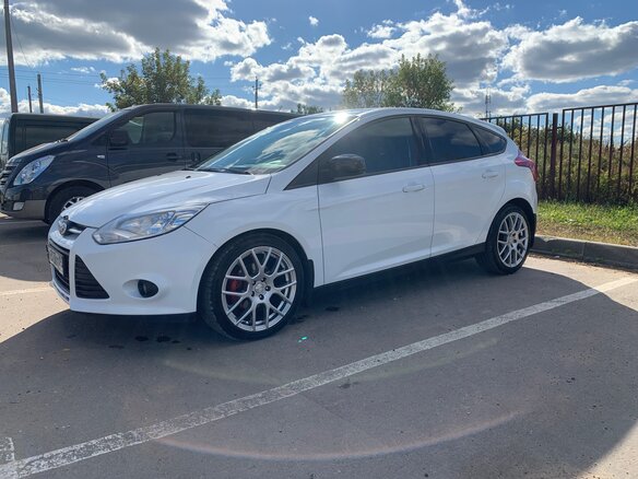 2015 Ford Focus III, белый, 585000 рублей