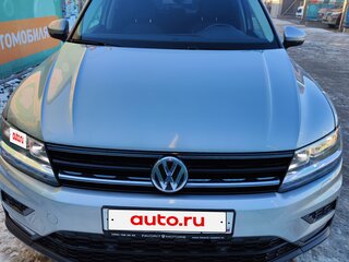 2020 Volkswagen Tiguan II, серебристый, 2440000 рублей, вид 2