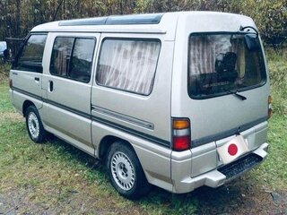 1987 Mitsubishi Delica III, серый, 500000 рублей, вид 3