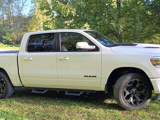 2022 Ram 1500 Crew Cab eTorque V, белый, 7150000 рублей, вид 4
