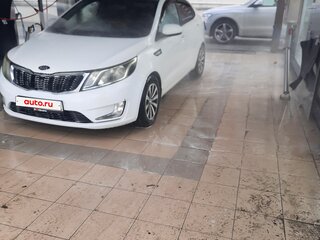 2014 Kia Rio 6-speed III, белый, 950000 рублей, вид 1