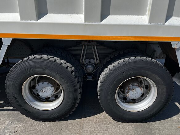 2012 Sinotruk Howo Прочие Кабины, белый, 3000000 рублей - вид 6