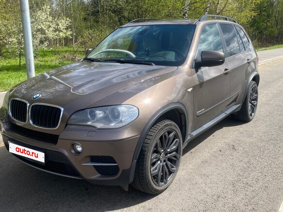 2012 BMW X5 35i II (E70) Рестайлинг, коричневый