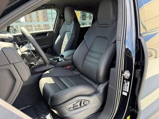 2026 Porsche Cayenne Turbo GT Coupé III Рестайлинг, чёрный, 32548039 рублей, вид 4