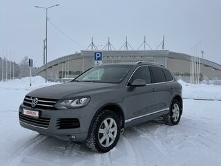 2013 Volkswagen Touareg II, серый, 2350000 рублей, вид 4