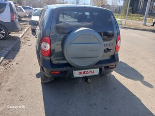 2017 Chevrolet Niva I Рестайлинг, зелёный, 600000 рублей, вид 3