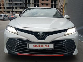 2018 Toyota Camry VIII (XV70), белый, 3000000 рублей, вид 2