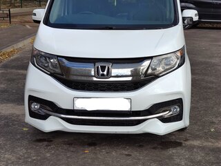 2016 Honda Stepwgn V, белый, 1900000 рублей, вид 2