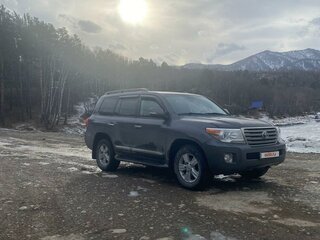 2013 Toyota Land Cruiser 200 Series Рестайлинг 1, серый, 4580000 рублей, вид 1