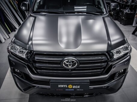 2017 Toyota Land Cruiser 200 Series Рестайлинг 2, белый, 6300000 рублей, вид 4