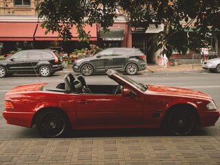 1992 Mercedes-Benz SL-Класс 300 IV (R129), красный, 3500000 рублей, вид 2