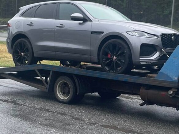2020 Jaguar F-Pace I Рестайлинг, серый, 15200000 рублей - вид 4