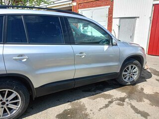 2012 Volkswagen Tiguan I Рестайлинг, серебристый, 900000 рублей, вид 2