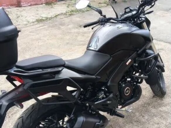 2022 Bajaj Dominar 400, чёрный, 400000 рублей - вид 2