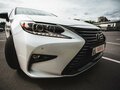 2016 Lexus ES 250 VI Рестайлинг, белый, 3100000 рублей - вид 1