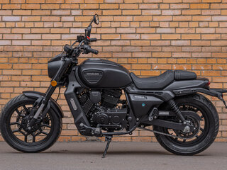 Hyosung GV300S-D