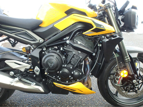 2024 Triumph Street Triple, жёлтый, 1090000 рублей, вид 3