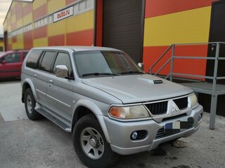 2005 Mitsubishi Pajero Sport I Рестайлинг, серебристый, 625000 рублей, вид 3