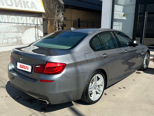 2010 BMW 5 серии 550i xDrive VI (F10/F11/F07), серый, 1850000 рублей - вид 4