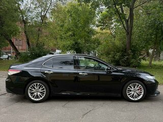 2018 Toyota Camry VIII (XV70), чёрный, 3750000 рублей, вид 2