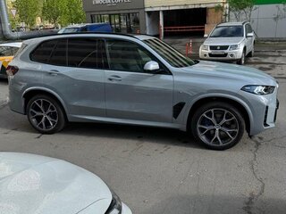 2025 BMW X5 30d IV (G05/G18) Рестайлинг, серый, 15800000 рублей, вид 3