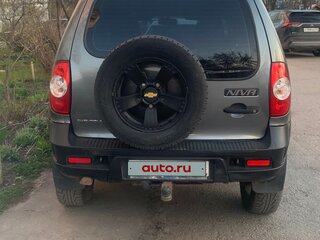 2017 Chevrolet Niva I Рестайлинг, серый, 730000 рублей, вид 3