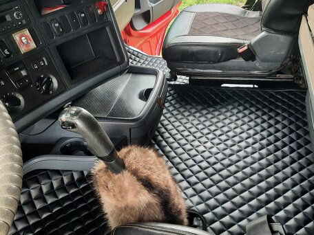 2011 Scania R-Series, красный, 3700000 рублей, вид 2