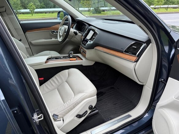 2022 Volvo XC90 Recharge II Рестайлинг 1, синий, 3200000 рублей - вид 8