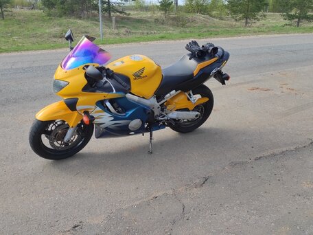 1999 Honda CBR 600F, жёлтый, 355000 рублей, вид 3