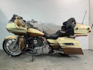 2011 Harley-Davidson CVO Road Glide, бежевый, 1430000 рублей, вид 2