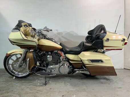 2011 Harley-Davidson CVO Road Glide, бежевый, 1430000 рублей, вид 2