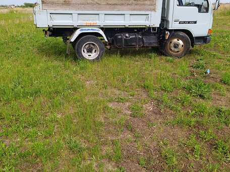 1995 Nissan Atlas, белый, 1930000 рублей, вид 4