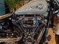 2024 Harley-Davidson Fat Boy, серебристый, 3300000 рублей - вид 3