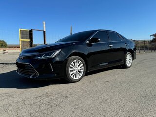 2015 Toyota Camry VII (XV50) Рестайлинг, чёрный, 1800000 рублей, вид 1