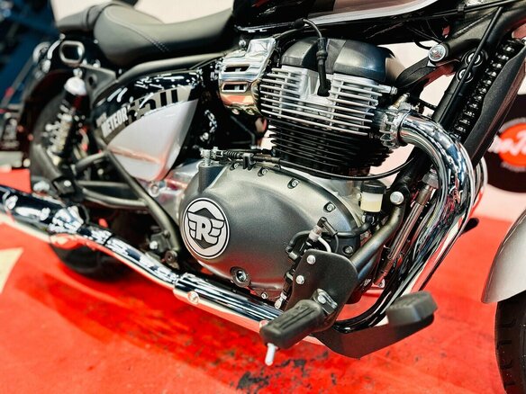 2026 Royal Enfield Super Meteor, серебристый, 773000 рублей - вид 20