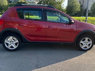 2017 Renault Sandero Stepway II, красный, 899000 рублей, вид 4