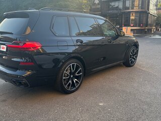 2021 BMW X7 30d I (G07), чёрный, 9900000 рублей, вид 3