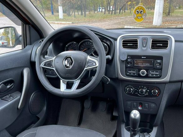 2020 Renault Logan Stepway II Рестайлинг, красный, 1450000 рублей - вид 4