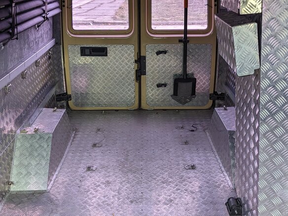 2005 Mercedes-Benz Sprinter, жёлтый, 3300000 рублей - вид 19
