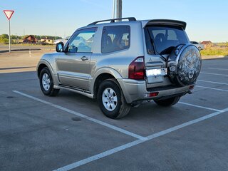 2004 Mitsubishi Pajero III Рестайлинг, бежевый, 1100000 рублей, вид 3